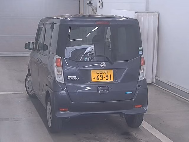 NISSAN DAYZ ROOX