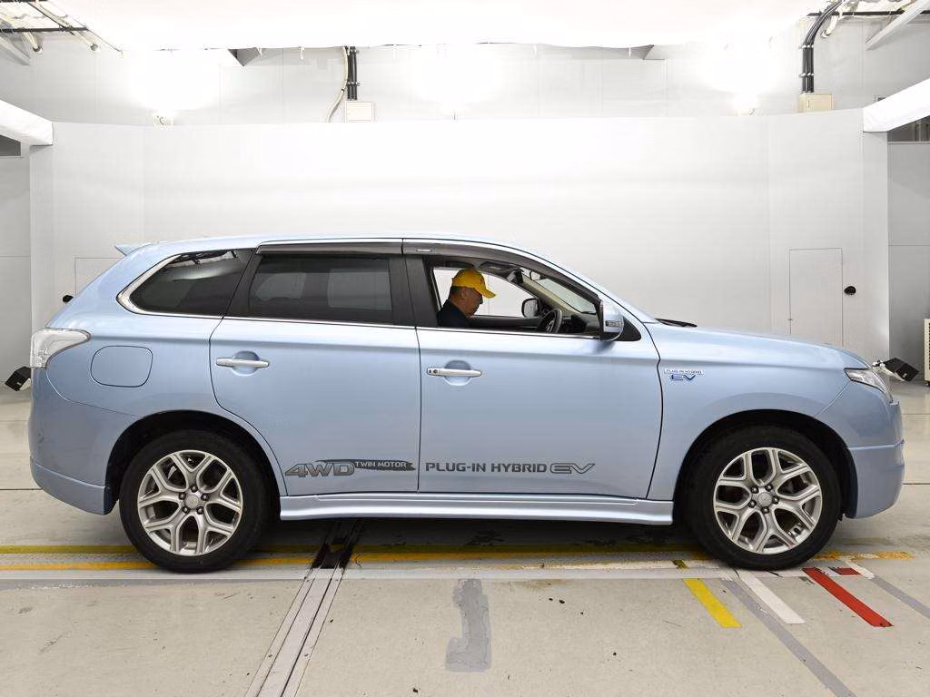 MITSUBISHI OUTLANDER