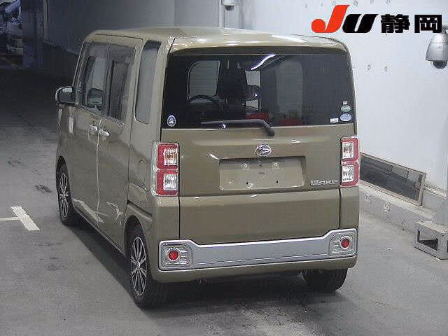 DAIHATSU WAKE