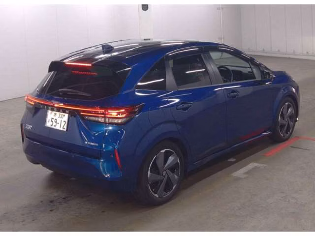 Nissan Aura