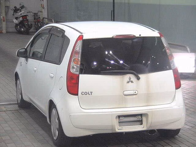 MITSUBISHI COLT