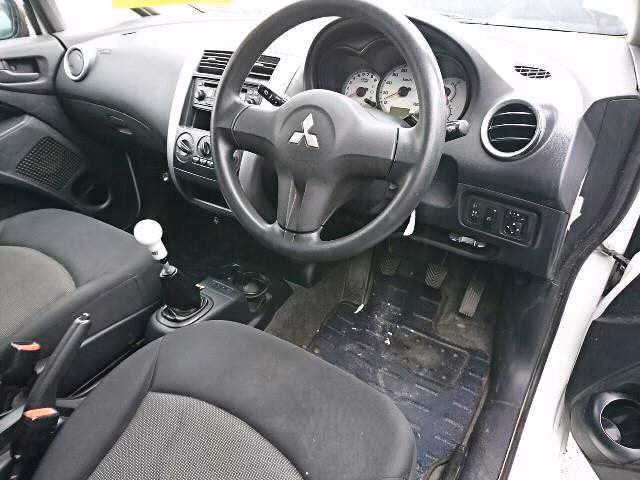 MITSUBISHI COLT