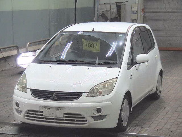 MITSUBISHI COLT