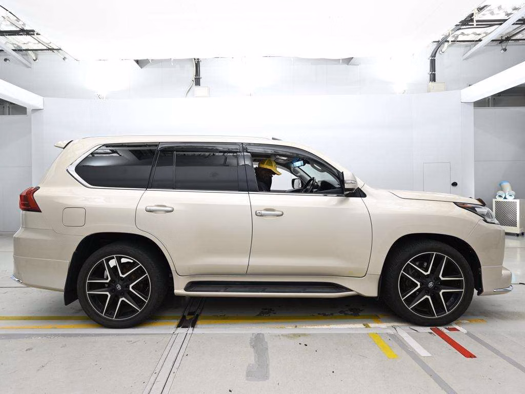 Lexus LX570