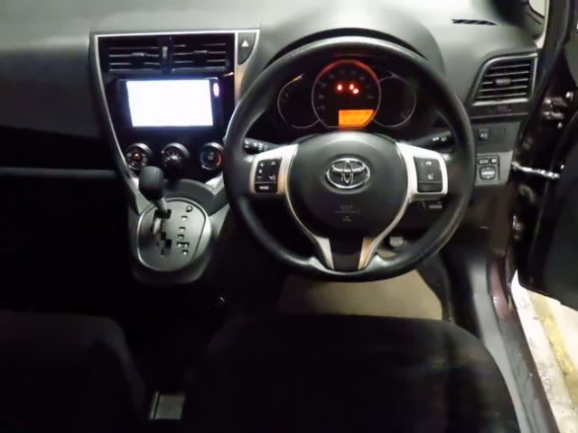 TOYOTA RACTIS