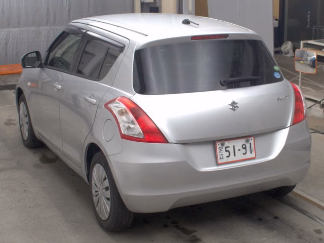 SUZUKI SWIFT