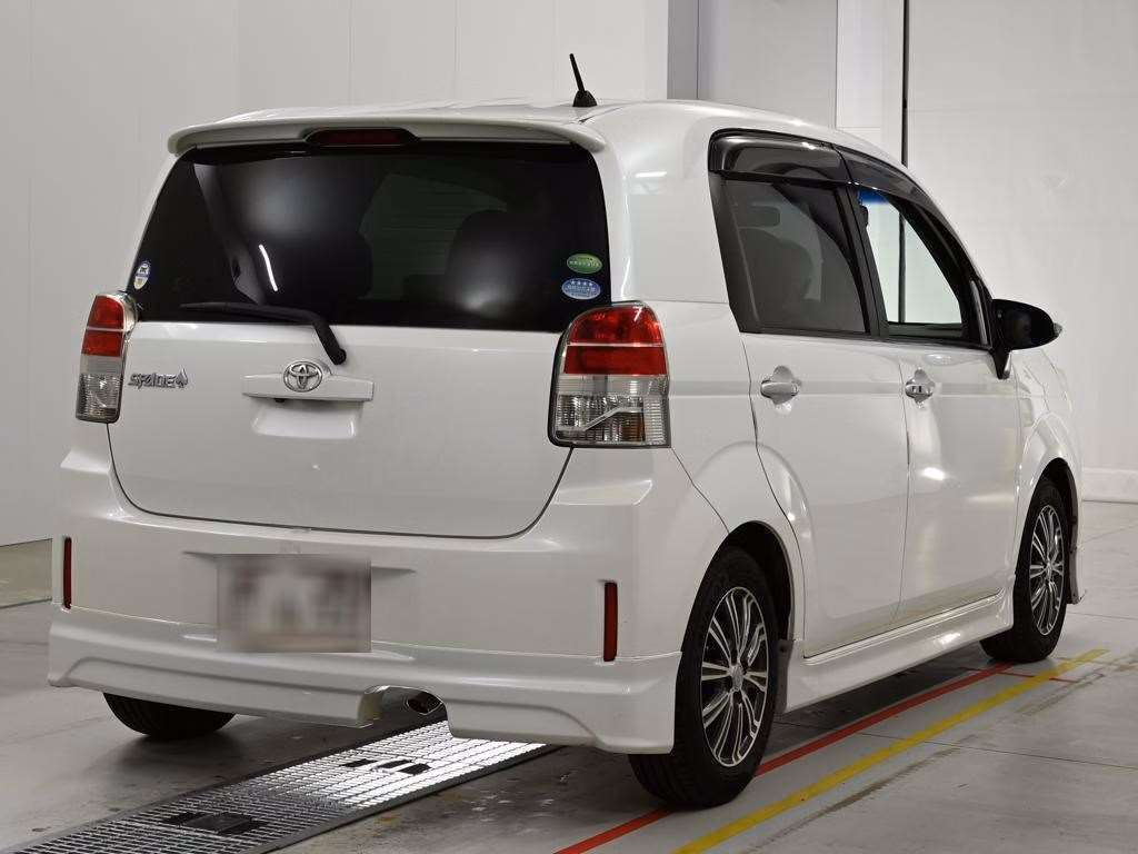 TOYOTA SPADE