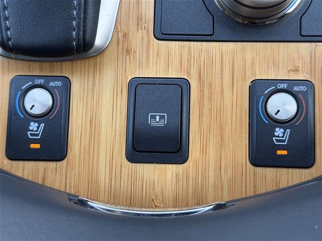 Lexus LS460