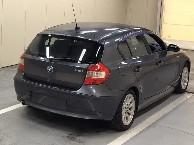 BMW 1-SERIES