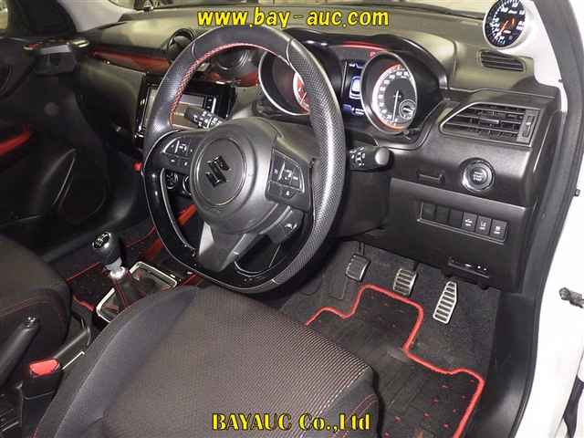 SUZUKI SWIFT