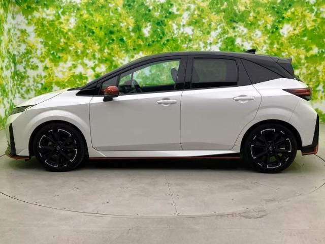 Nissan Aura