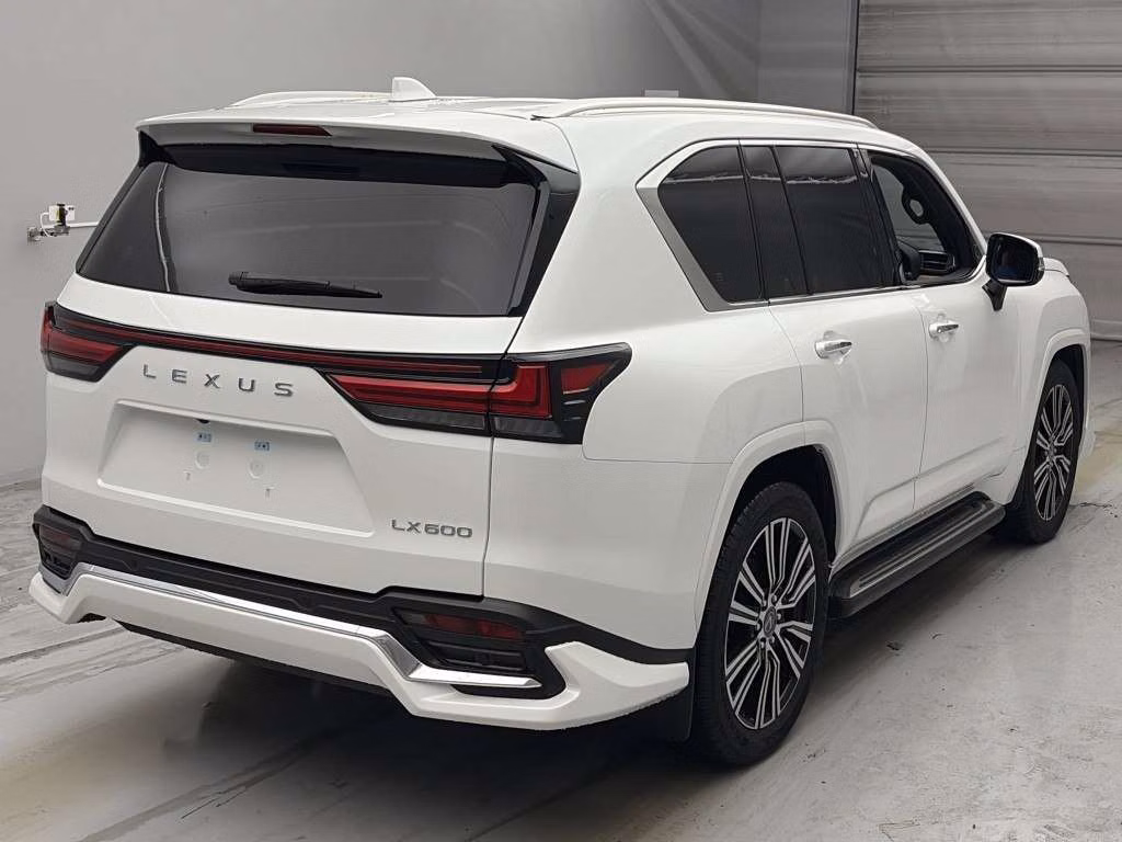 Lexus LX600