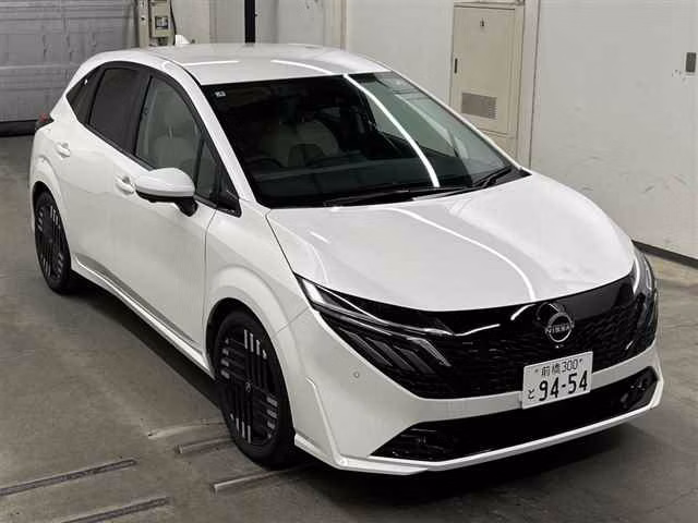 Nissan Aura