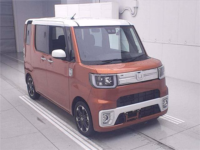 DAIHATSU WAKE