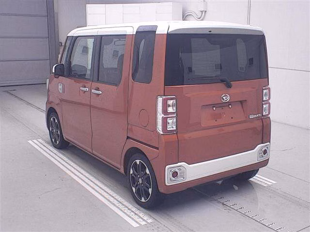 DAIHATSU WAKE