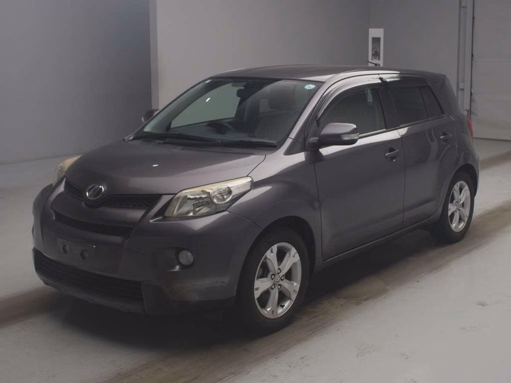 TOYOTA IST