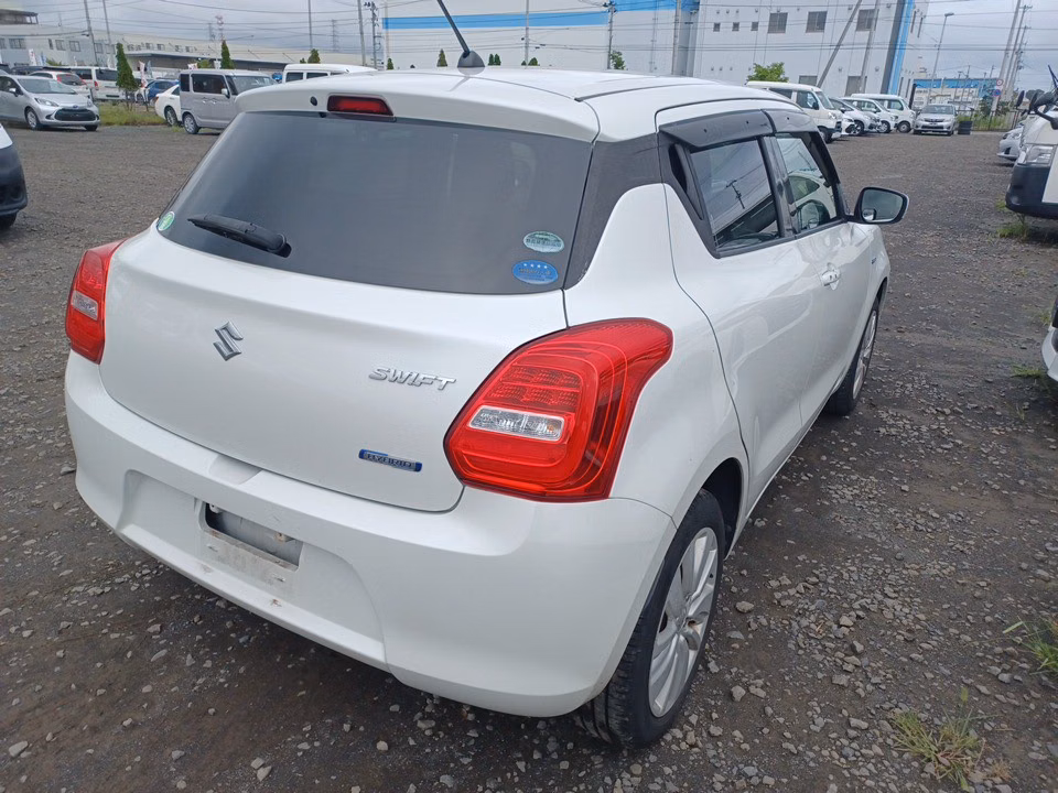 SUZUKI SWIFT