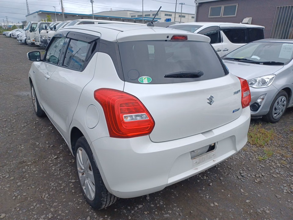 SUZUKI SWIFT