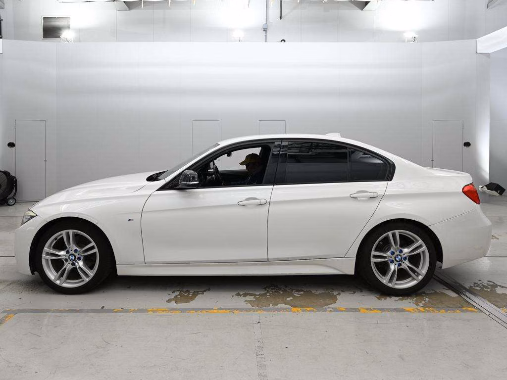 BMW 3-SERIES