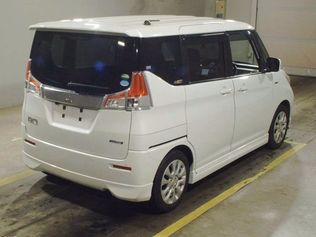 Mitsubishi Delica D:2