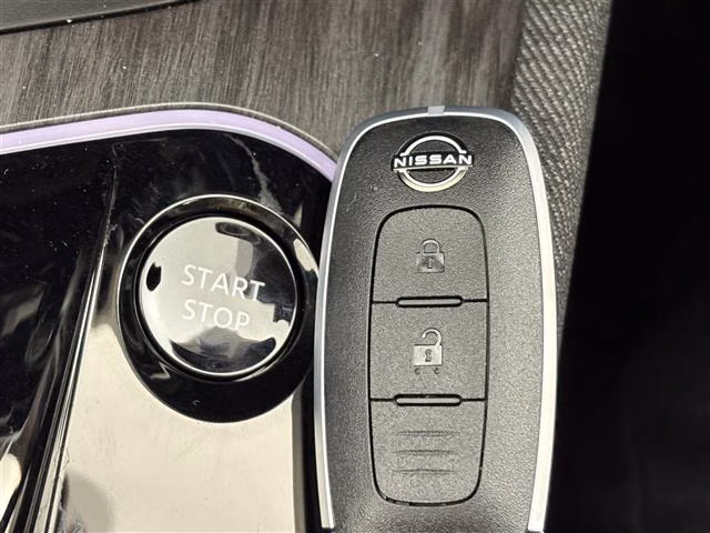 Nissan Aura