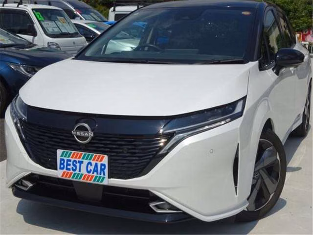Nissan Aura