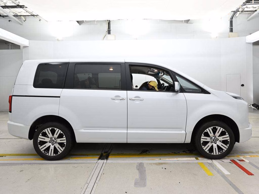 Mitsubishi Delica D:5