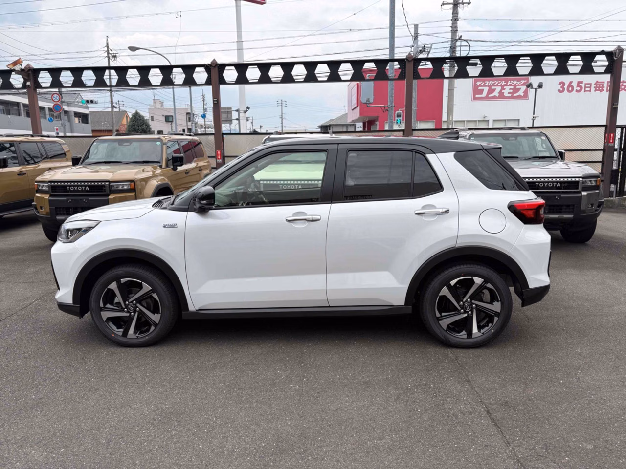 DAIHATSU ROCKY