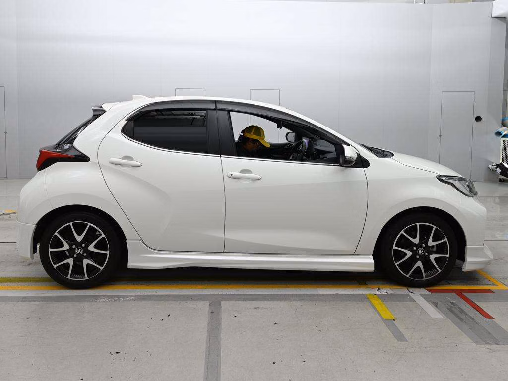 TOYOTA YARIS