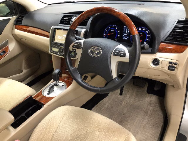 TOYOTA PREMIO