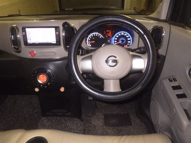 NISSAN CUBE