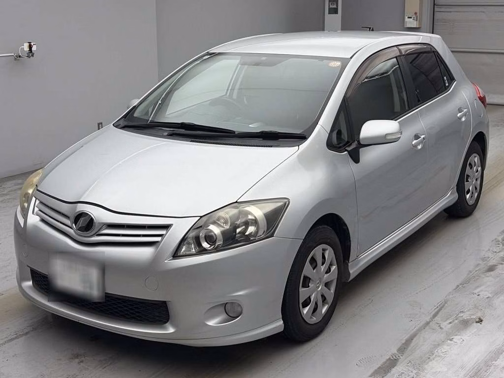 TOYOTA AURIS