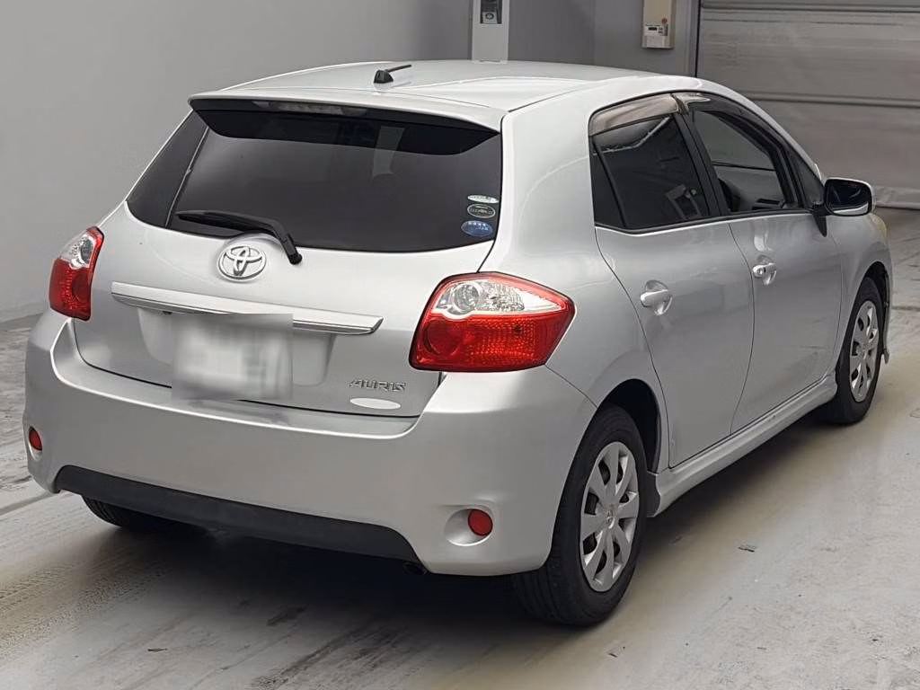 TOYOTA AURIS