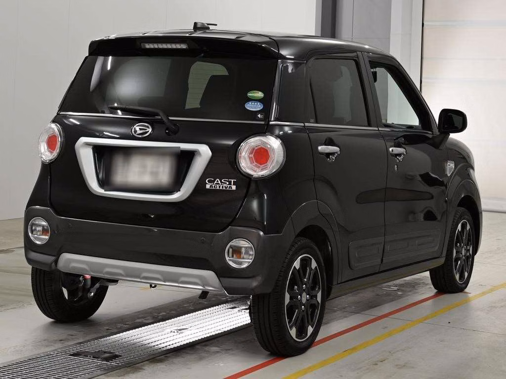 DAIHATSU CAST