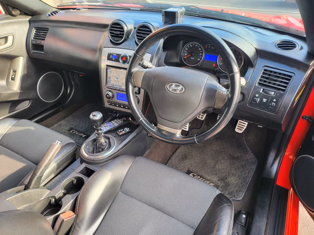 HYUNDAI COUPE