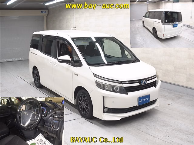 TOYOTA VOXY