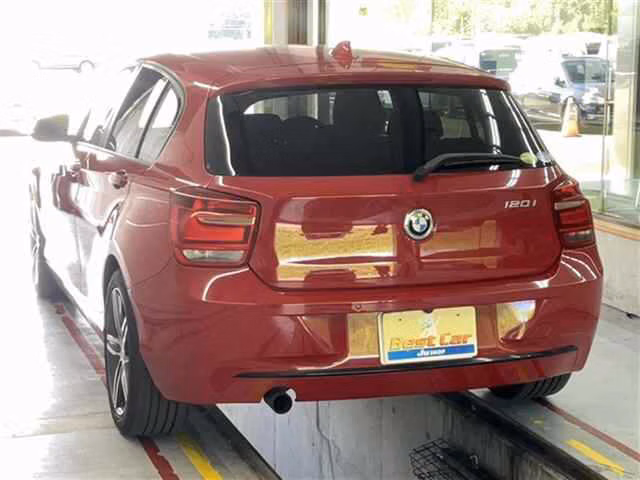 BMW 1-SERIES