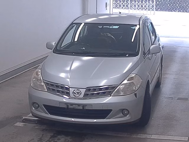 NISSAN TIIDA LATIO