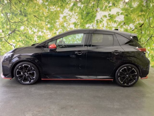 Nissan Aura