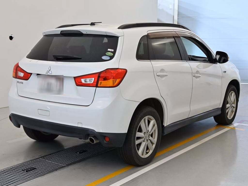 MITSUBISHI RVR