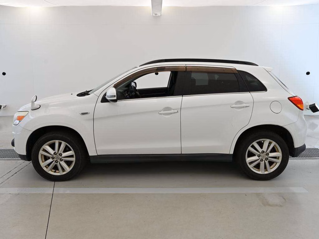 MITSUBISHI RVR