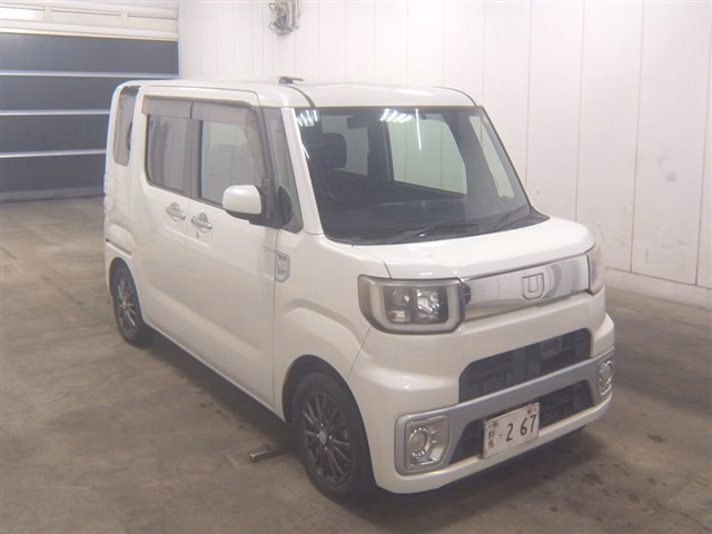 DAIHATSU WAKE