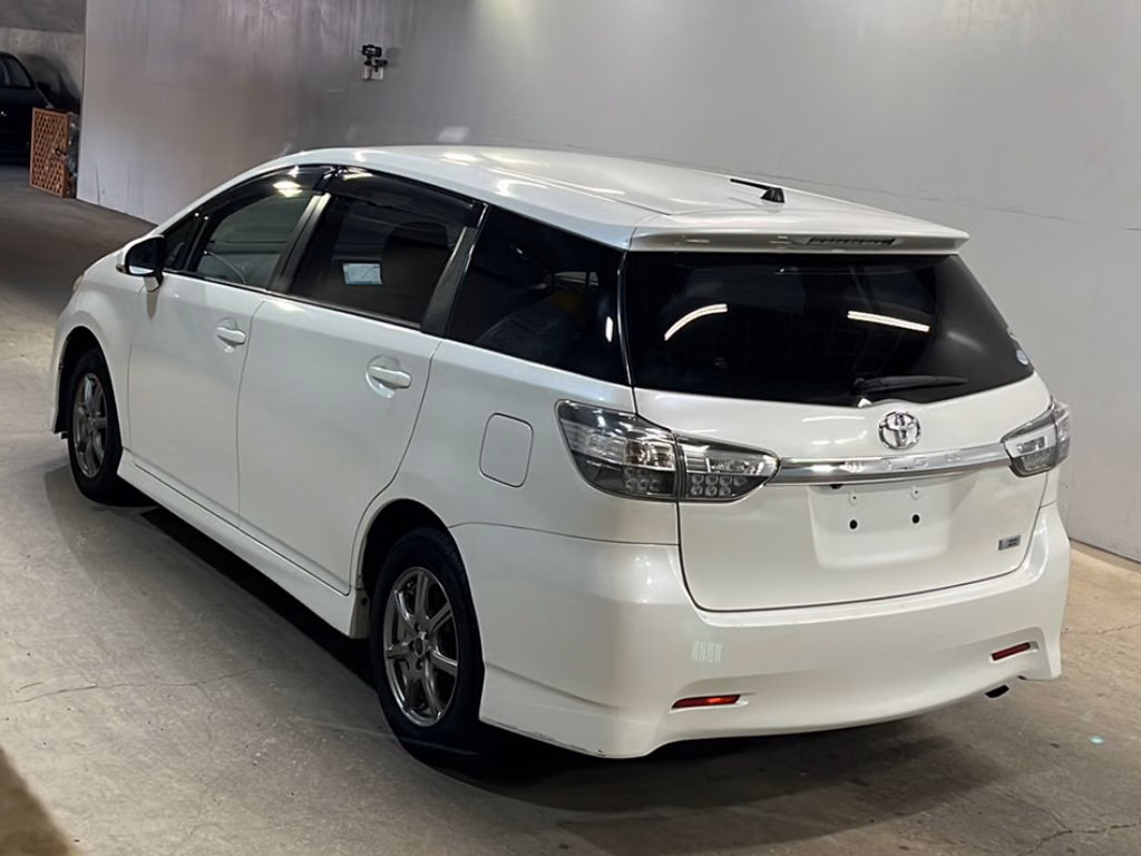 TOYOTA WISH
