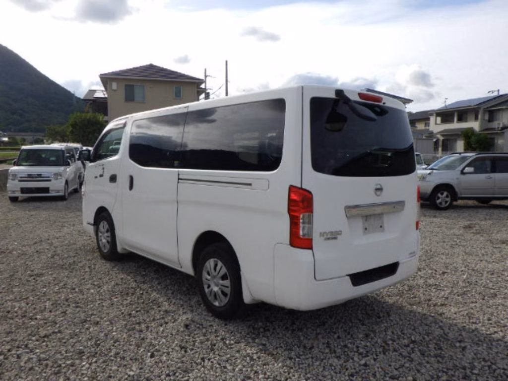 NISSAN NV350 CARAVAN
