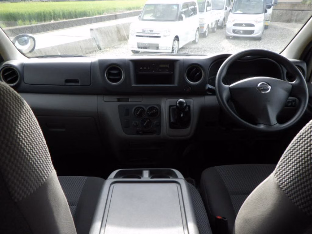 NISSAN NV350 CARAVAN