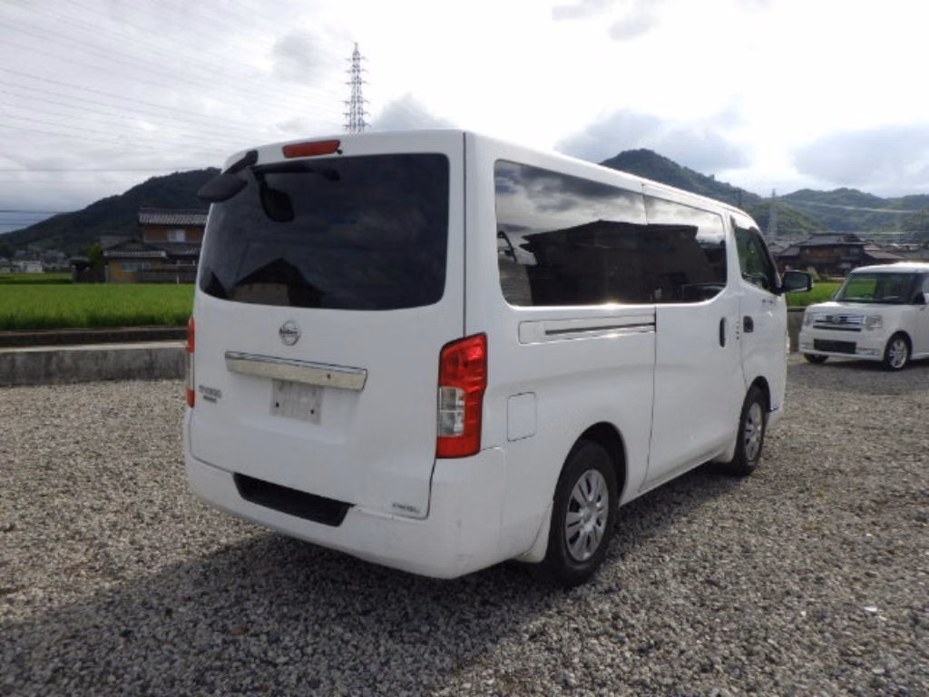 NISSAN NV350 CARAVAN