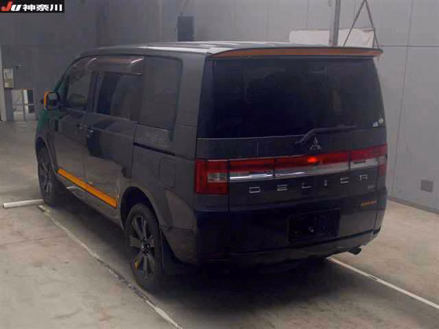 Mitsubishi Delica D:5
