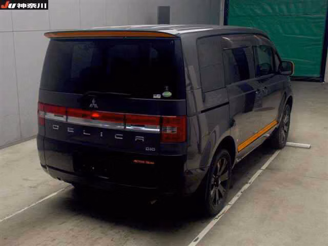 Mitsubishi Delica D:5