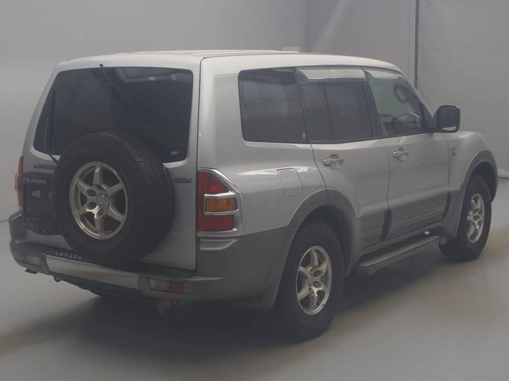 MITSUBISHI PAJERO