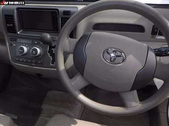 TOYOTA RAUM